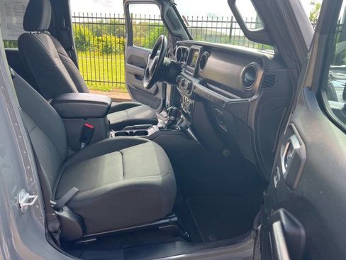 Used 2021 Jeep Wrangler Unlimited Sport image 18