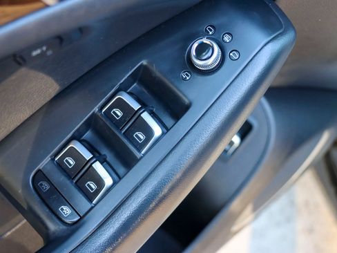 Used 2016 Audi Q5 2.0T Premium Plus w/ Technology Package image 14