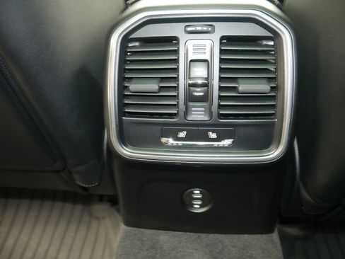 Certified 2023 Porsche Macan AWD/4WD image 30