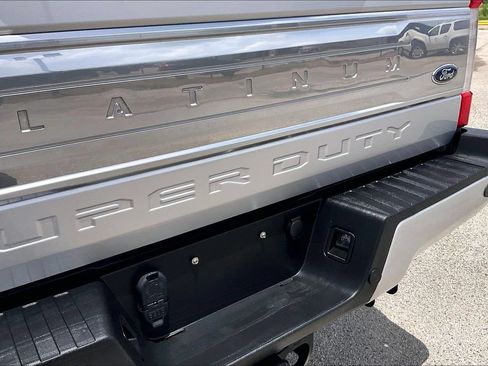 Used 2017 Ford F250 Platinum w/ FX4 Off-Road Package AWD/4WD image 27