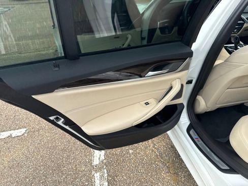 Used 2023 BMW 540i w/ M Sport Package RWD image 10