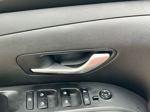 Used 2023 Hyundai Tucson SE image 22