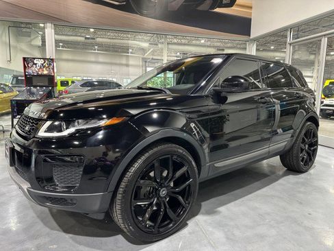 Used 2018 Land Rover Range Rover Evoque SE AWD/4WD image 12