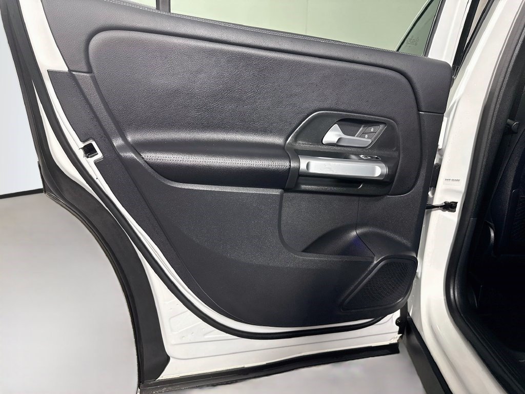 Used 2024 Mercedes-Benz GLB 250 image 24