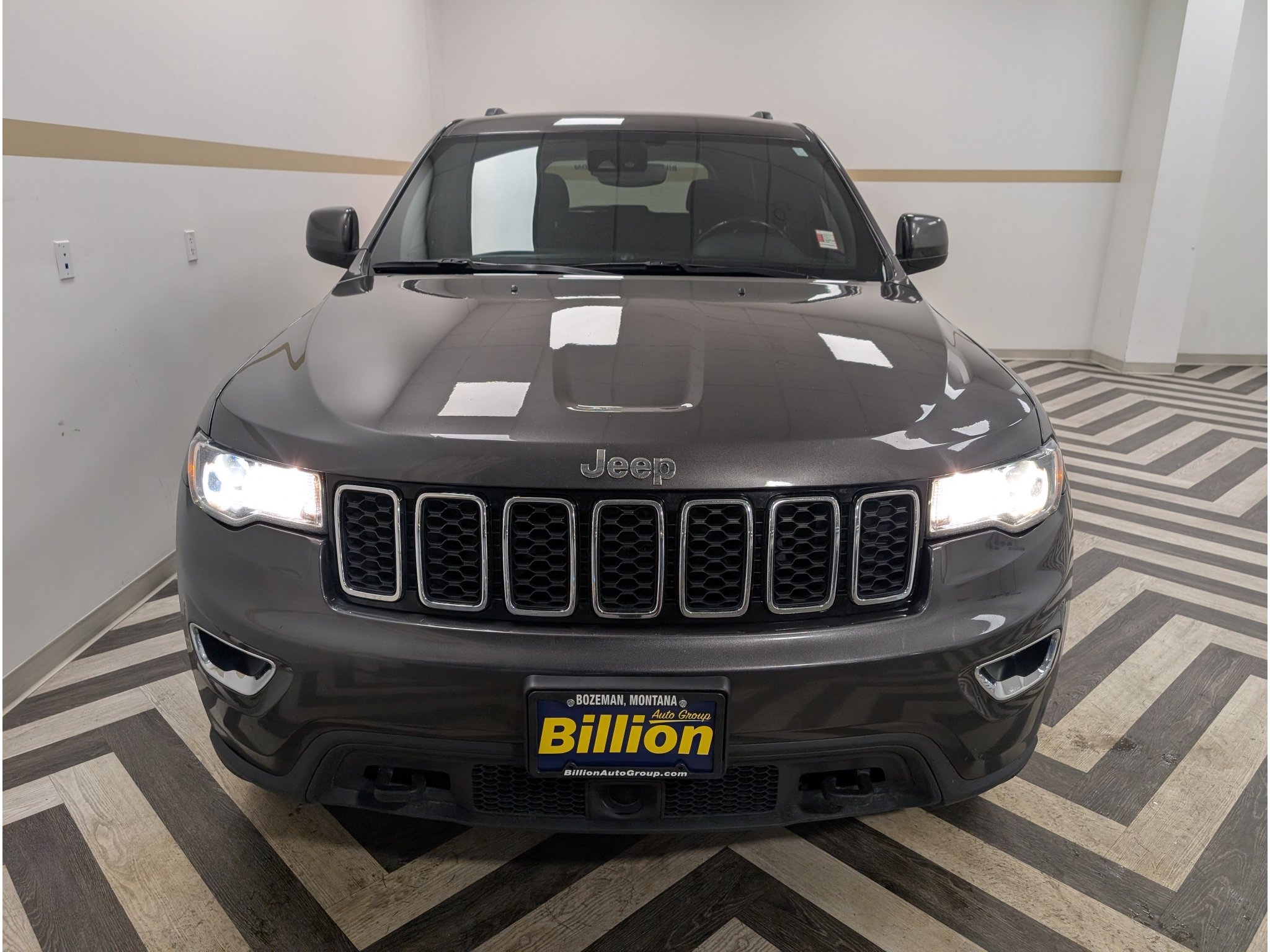 Used 2021 Jeep Grand Cherokee Laredo AWD/4WD image 28