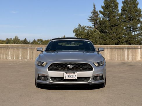 Used 2017 Ford Mustang Premium RWD image 8