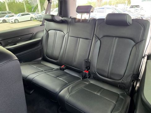 New 2025 Jeep Wagoneer L Series II w/ HD Trailer Tow Package w/25F image 33