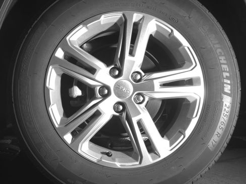 Used 2024 GMC Terrain SLE FWD image 19