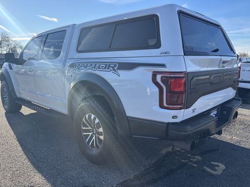 Used 2020 Ford F150 Raptor w/ Equipment Group 802A Luxury image 9
