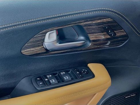 Used 2023 Chrysler Pacifica Pinnacle image 19