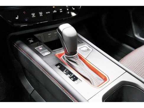 New 2026 Nissan Kicks SR image 28