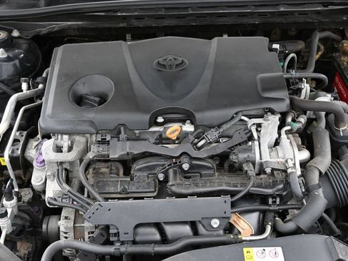 Used 2018 Toyota Camry LE FWD image 36