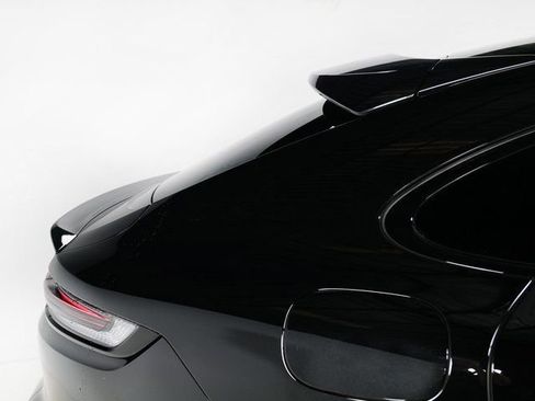 New 2026 Porsche Cayenne GTS image 32