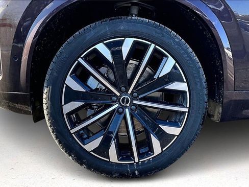 New 2026 Volvo XC90 B6 Plus w/ Protection Package Premier AWD/4WD image 13