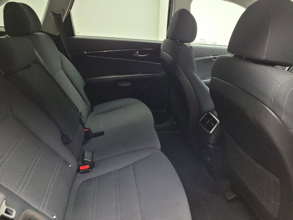 Used 2018 Kia Sorento FWD image 19
