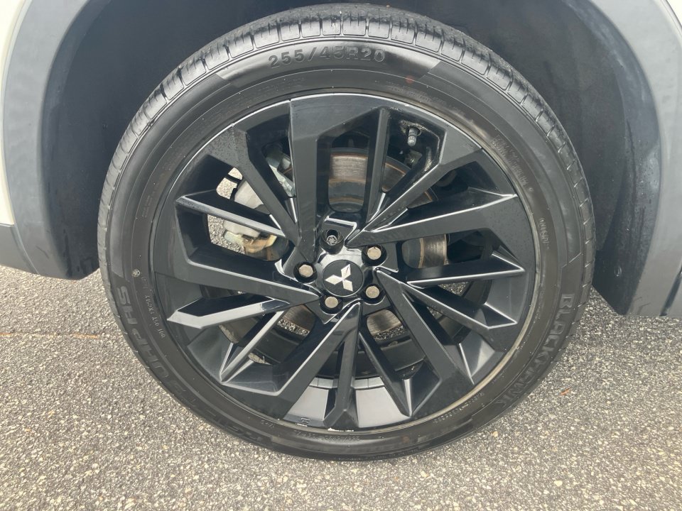 Used 2023 Mitsubishi Outlander SEL AWD/4WD image 27