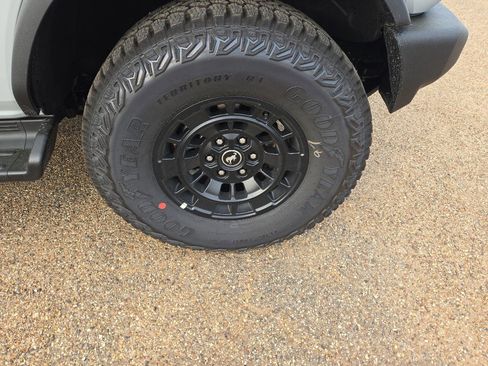 New 2026 Ford Bronco Outer Banks w/ Sasquatch Package image 12