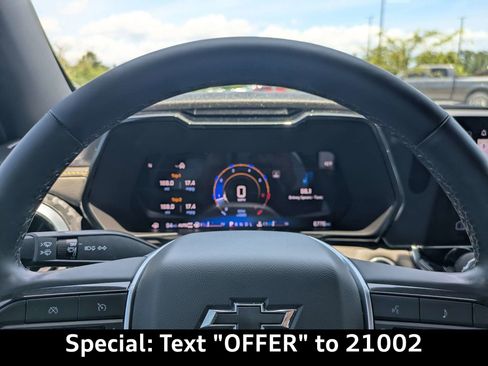 Used 2025 Chevrolet Colorado ZR2 w/ Technology Package AWD/4WD image 31