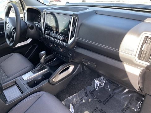 New 2025 Nissan Frontier SV w/ SV Convenience Package image 13