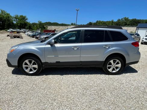 Used 2013 Subaru Outback 2.5i Limited AWD/4WD image 2