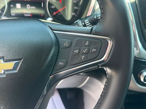 Used 2020 Chevrolet Equinox LT FWD image 23