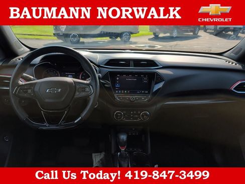 Used 2022 Chevrolet TrailBlazer RS w/ Sun and Liftgate Package AWD/4WD image 21