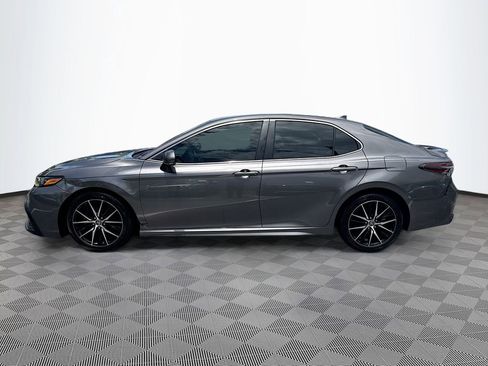 Used 2022 Toyota Camry SE FWD image 9