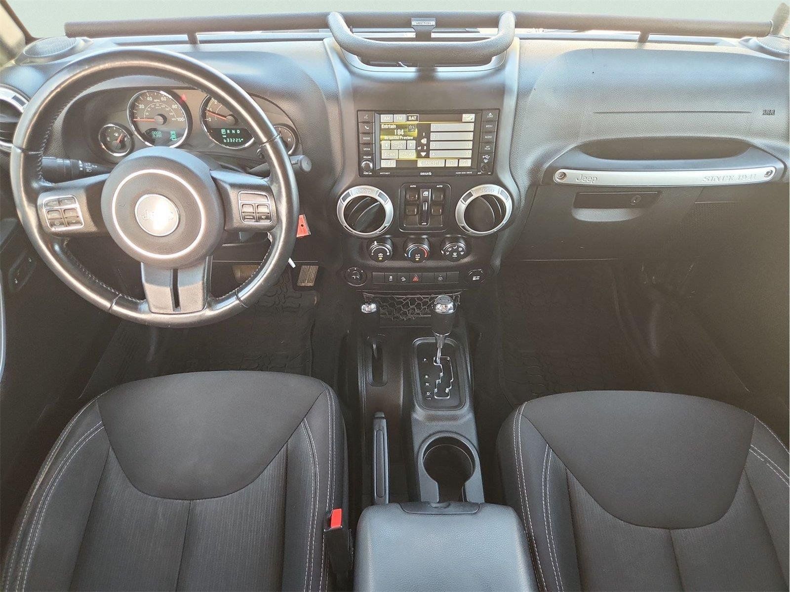 Used 2017 Jeep Wrangler Unlimited Rubicon w/ Connectivity Group AWD/4WD image 18