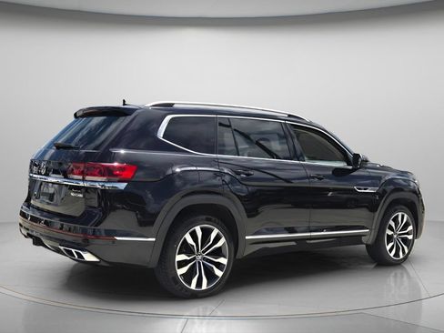 Certified 2023 Volkswagen Atlas SEL Premium AWD/4WD image 6