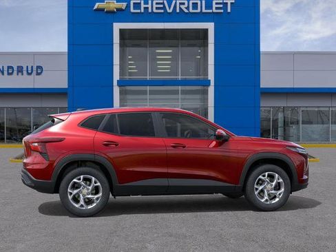 New 2026 Chevrolet Trax LS w/ LS Convenience Package FWD image 5