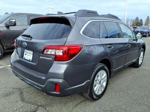 Used 2018 Subaru Outback 2.5i Premium image 6