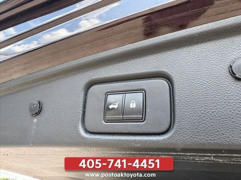 Used 2022 Nissan Pathfinder SL AWD/4WD image 21