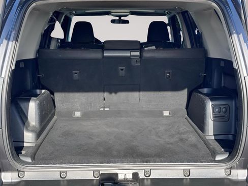 Used 2013 Toyota 4Runner SR5 w/ Convenience Pkg image 17