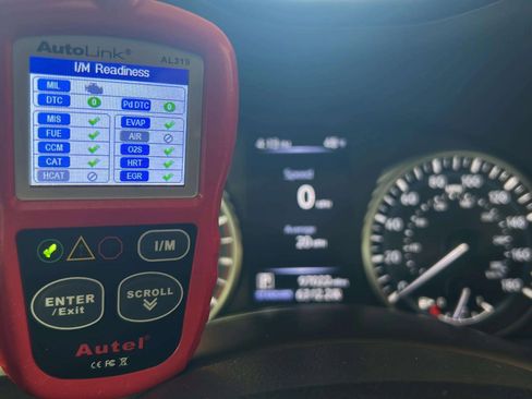 Used 2018 INFINITI Q50 Luxe w/ Cargo Package (L95) image 15