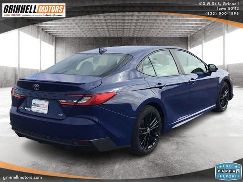 Used 2025 Toyota Camry SE image 5