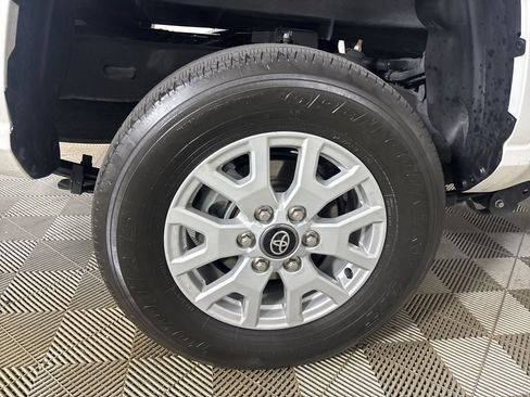 Used 2024 Toyota Tacoma SR AWD/4WD image 32