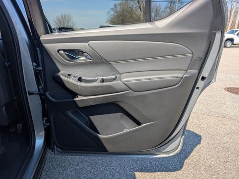 Used 2023 Chevrolet Traverse LT w/ LT Premium Package image 36