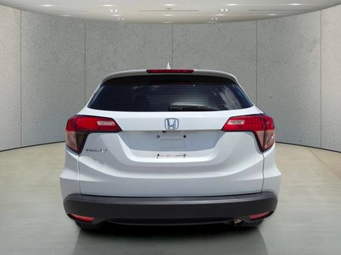 Used 2017 Honda HR-V LX image 6