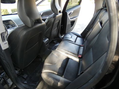 Used 2017 Volvo XC60 T5 Dynamic w/ Preferred Option Package image 39