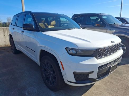 Used 2025 Jeep Grand Cherokee L Summit image 2