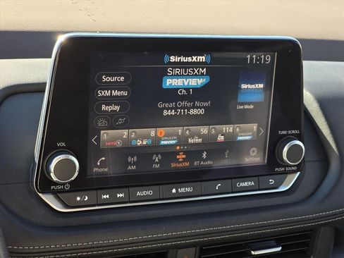 Used 2023 Nissan Rogue SV image 4