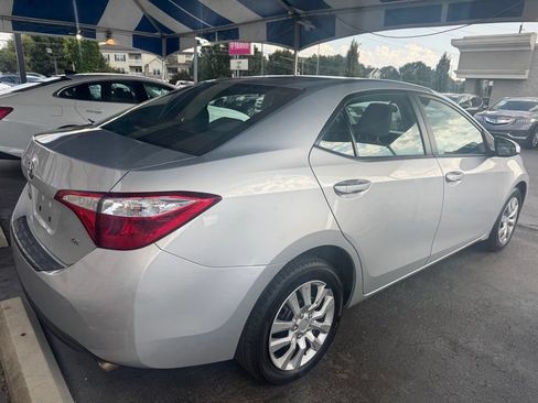 Used 2015 Toyota Corolla LE FWD image 4