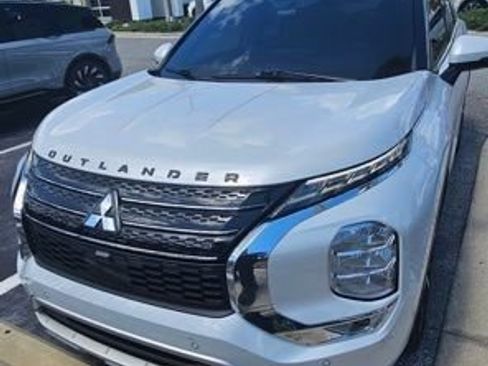 Used 2023 Mitsubishi Outlander SEL FWD image 2