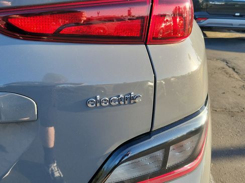 Used 2023 Hyundai Kona SEL FWD image 6