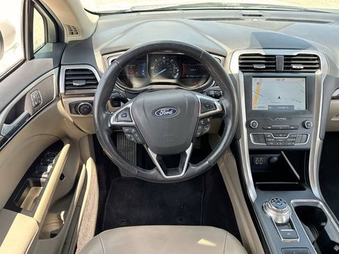 Used 2019 Ford Fusion SEL FWD image 14