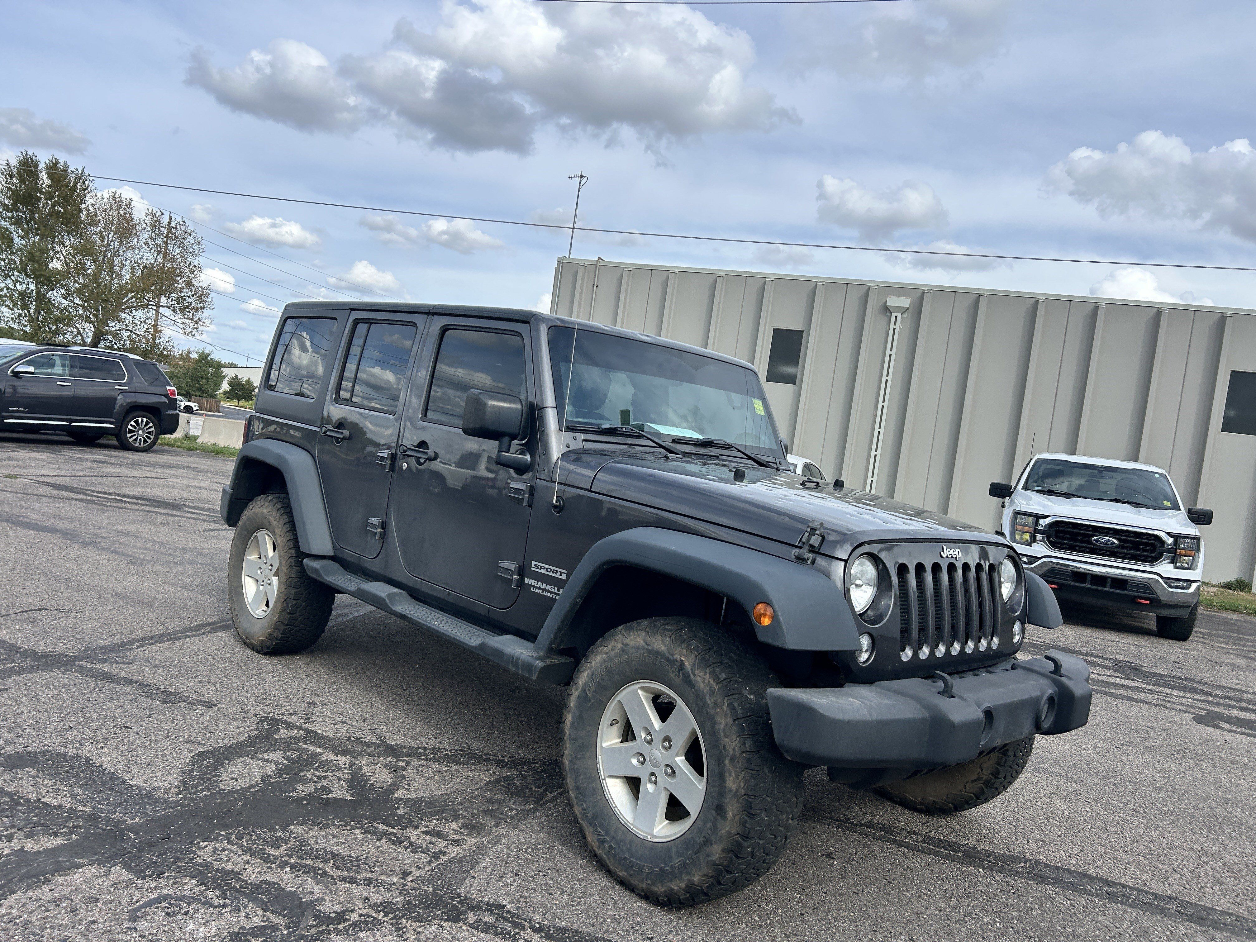 Used 2014 Jeep Wrangler Unlimited Sport w/ Quick Order Package 24S AWD/4WD image 7