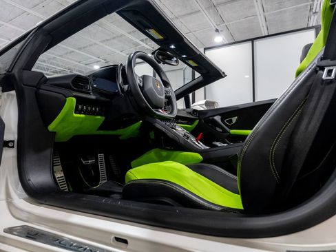 Used 2016 Lamborghini Huracan LP 610-4 AWD/4WD image 40