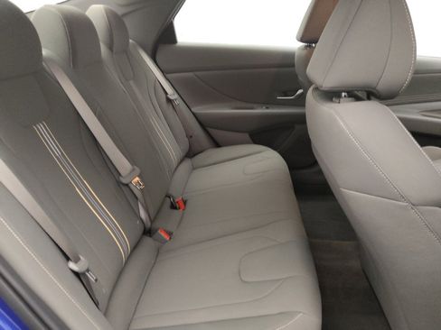 Used 2025 Hyundai Elantra Sport FWD image 19