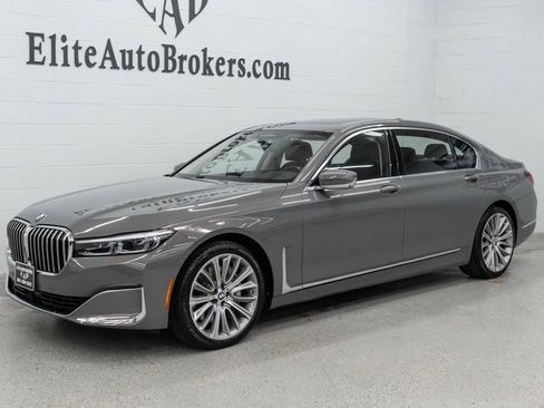 Used 2022 BMW 750i xDrive AWD/4WD image 47