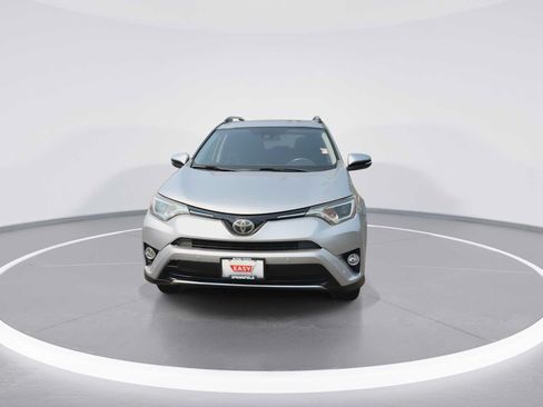 Used 2017 Toyota RAV4 XLE AWD/4WD image 3